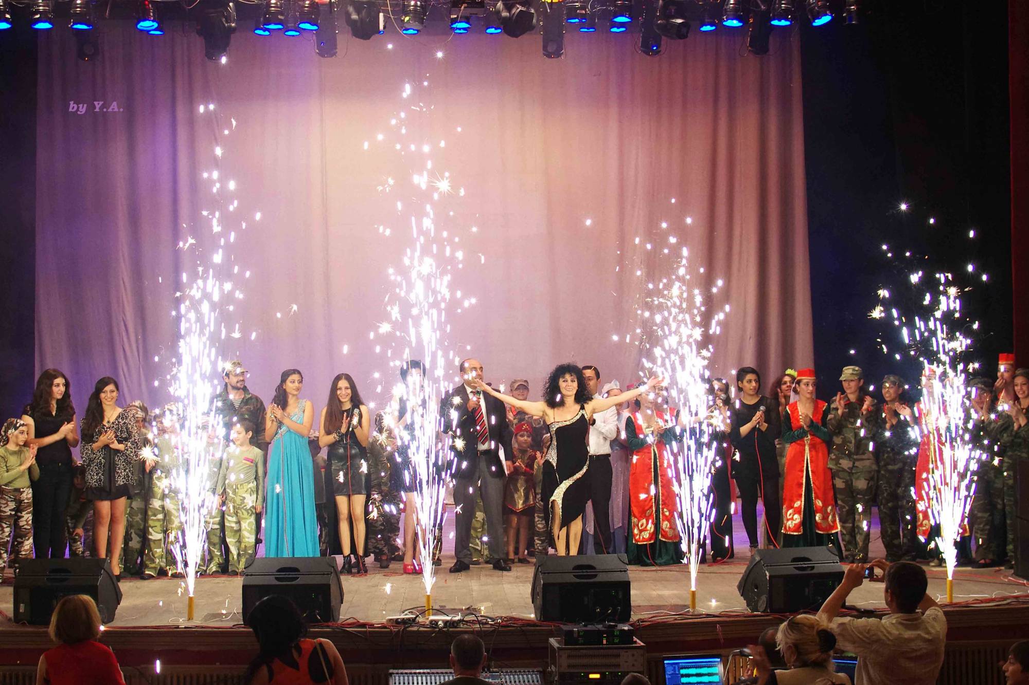 В Тбилиси торжественно отметили 22-ую годовщину независимости Армянской Республики и 10-летие танцевального ансамбля «Джейран»