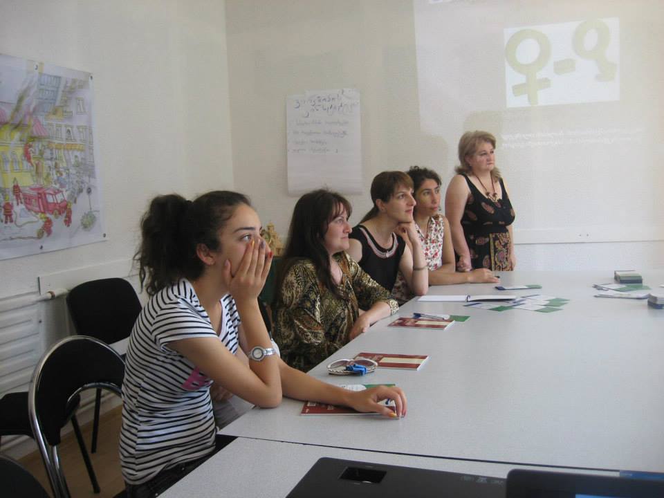 В Ниноцминде Ассоциация «Женщины и развитие» провела встречу-тренинг с представителями неправительственных организаций
