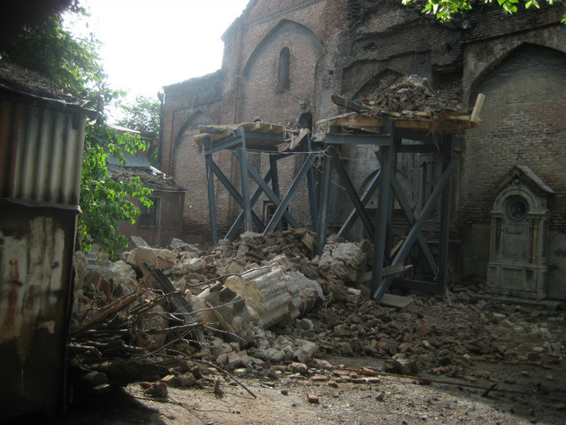 Обрушилась часть армянской церкви Сурб Ншан в Тбилиси
