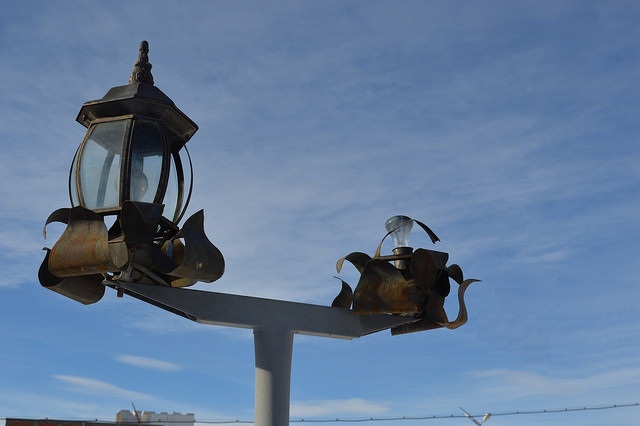В городском парке Айоса-Картлоса города Ниноцминда разбиты ночные лампионы.