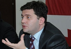 Министр обороны Грузии уклонился от ответа на вопрос, почему его страна не признает Геноцид армян